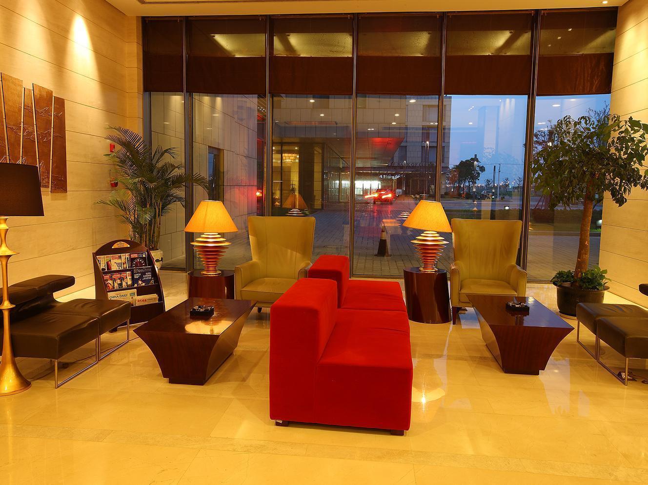 Howard Johnson Plaza Lingang Shanghai Nanhui Exterior foto