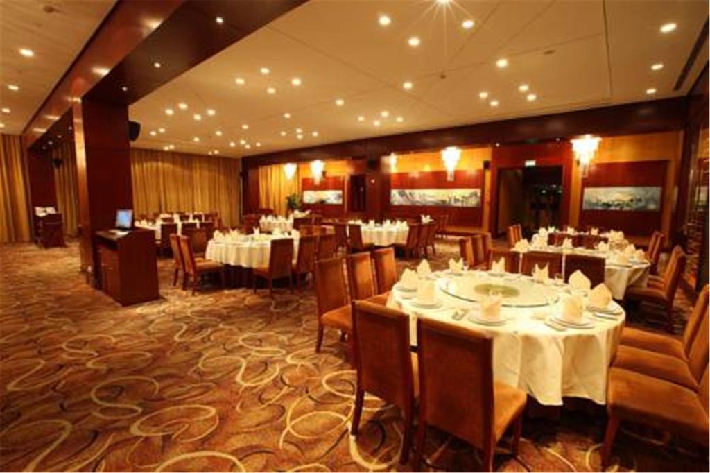 Howard Johnson Plaza Lingang Shanghai Nanhui Exterior foto